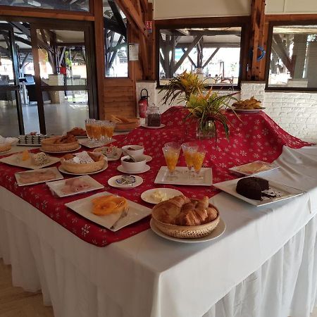 Le Trevani Hotel Koungou Ngoại thất bức ảnh